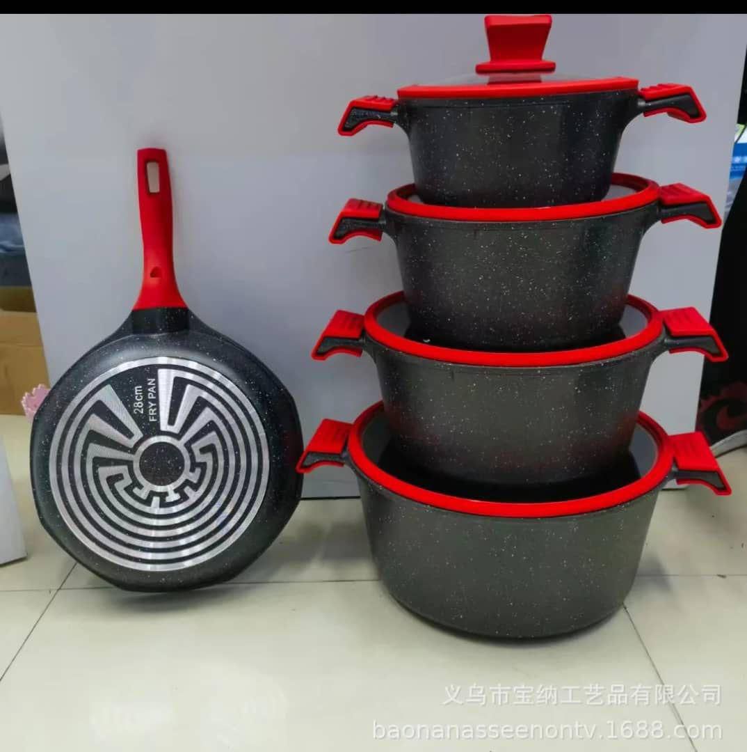 Série de 4 marmites Tefal bien lourdes avec poêle 